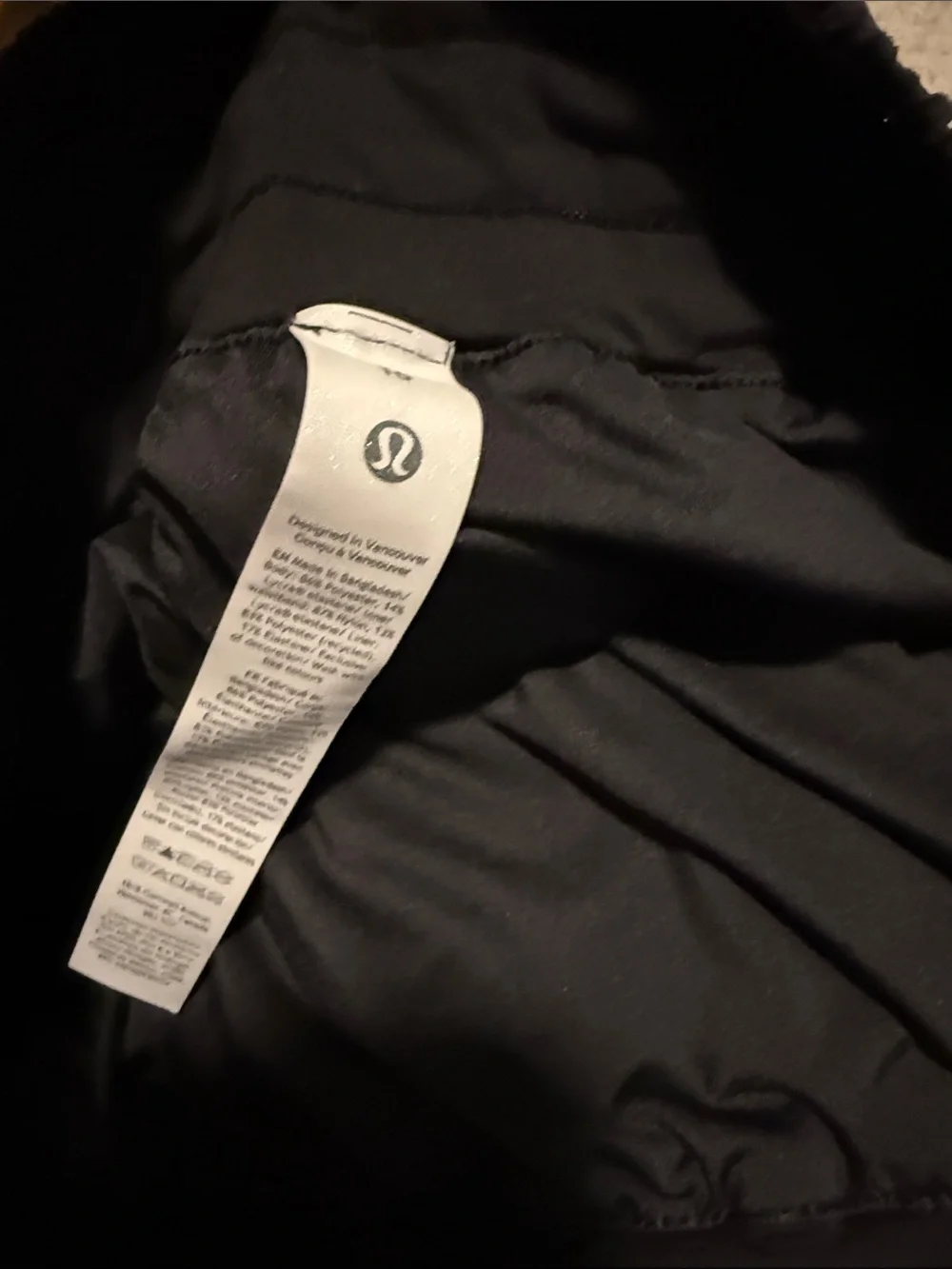 Women’s Lululemon Black track that 5” shorts